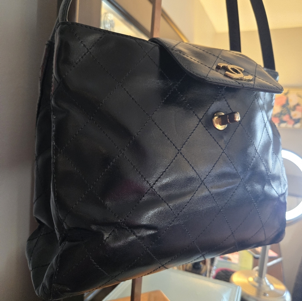 1997-1999 Chanel Shoulder Quilted Black Lambskin Medium Bag - Picture 11 of 15